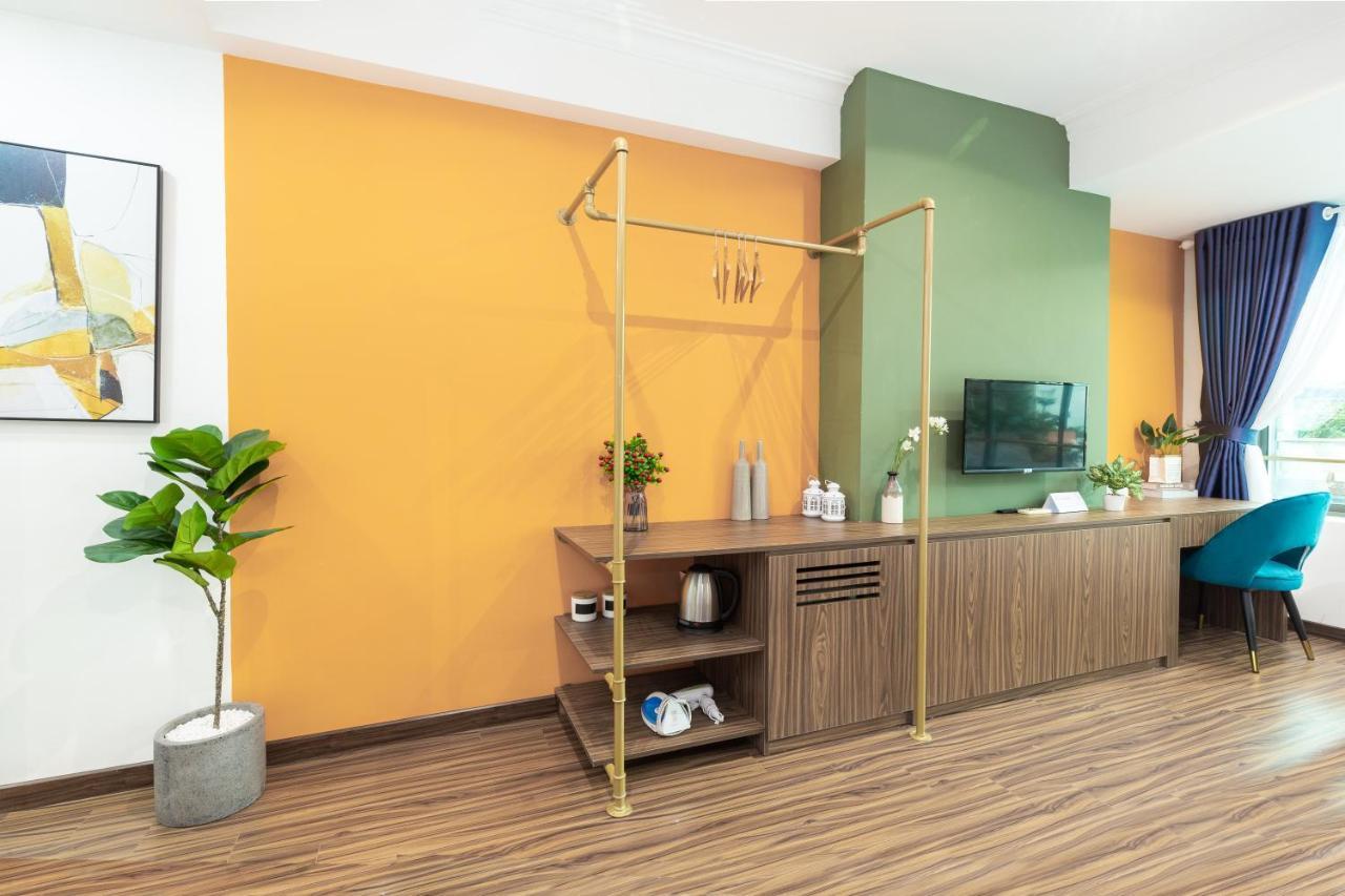 Cozrum Smart - First Target Hotel Хошимин Екстериор снимка